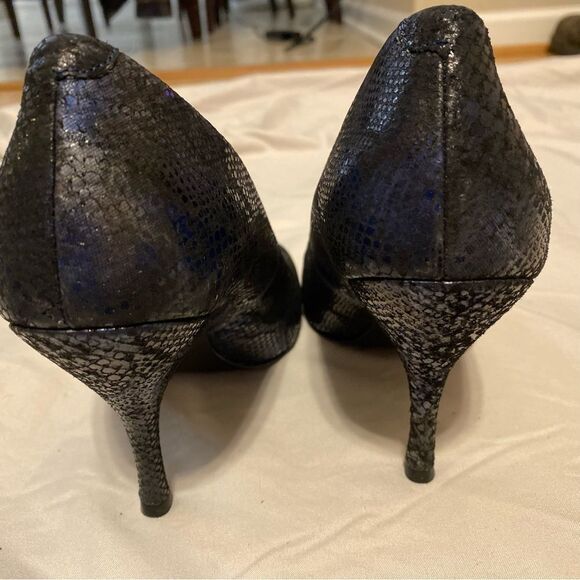 BCBG Generation Open Toe Heels Size 8 Blue Black - Picture 10 of 11